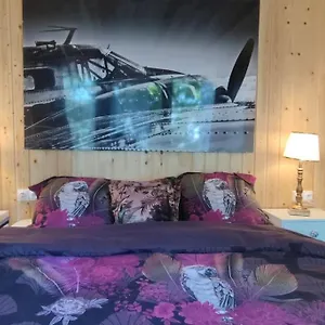 Romantique, Son Jacuzzi Privatif, Piscine , Rillieux-la-Pape France